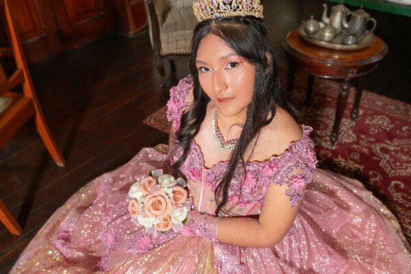 Sesión de Fotos Quinceaños en la Casa Fenandini Sesión de Fotos Quinceaños en la Casa Fenandini