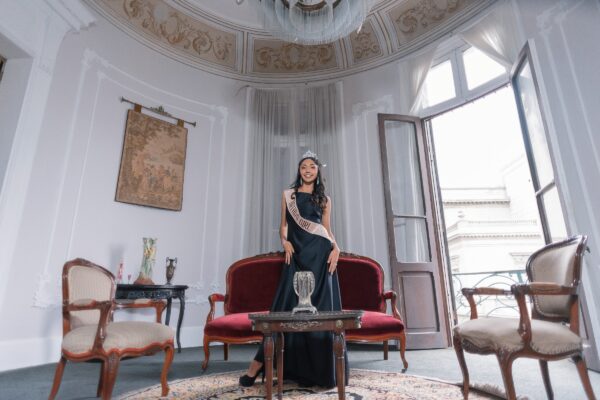 Sesión de Quinceañera en Casa Fenandini Sesión de Quinceañera en Casa Fenandini