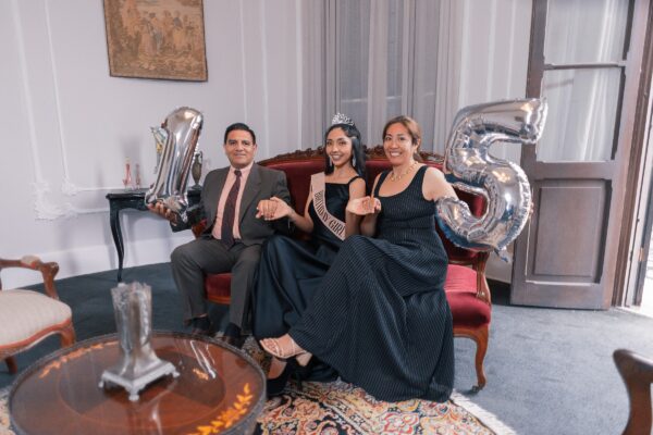 Sesión de Quinceañera en Casa Fenandini Sesión de Quinceañera en Casa Fenandini