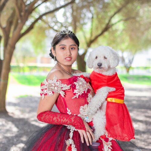 Sesión de 15 años con Mascota en Exteriores
