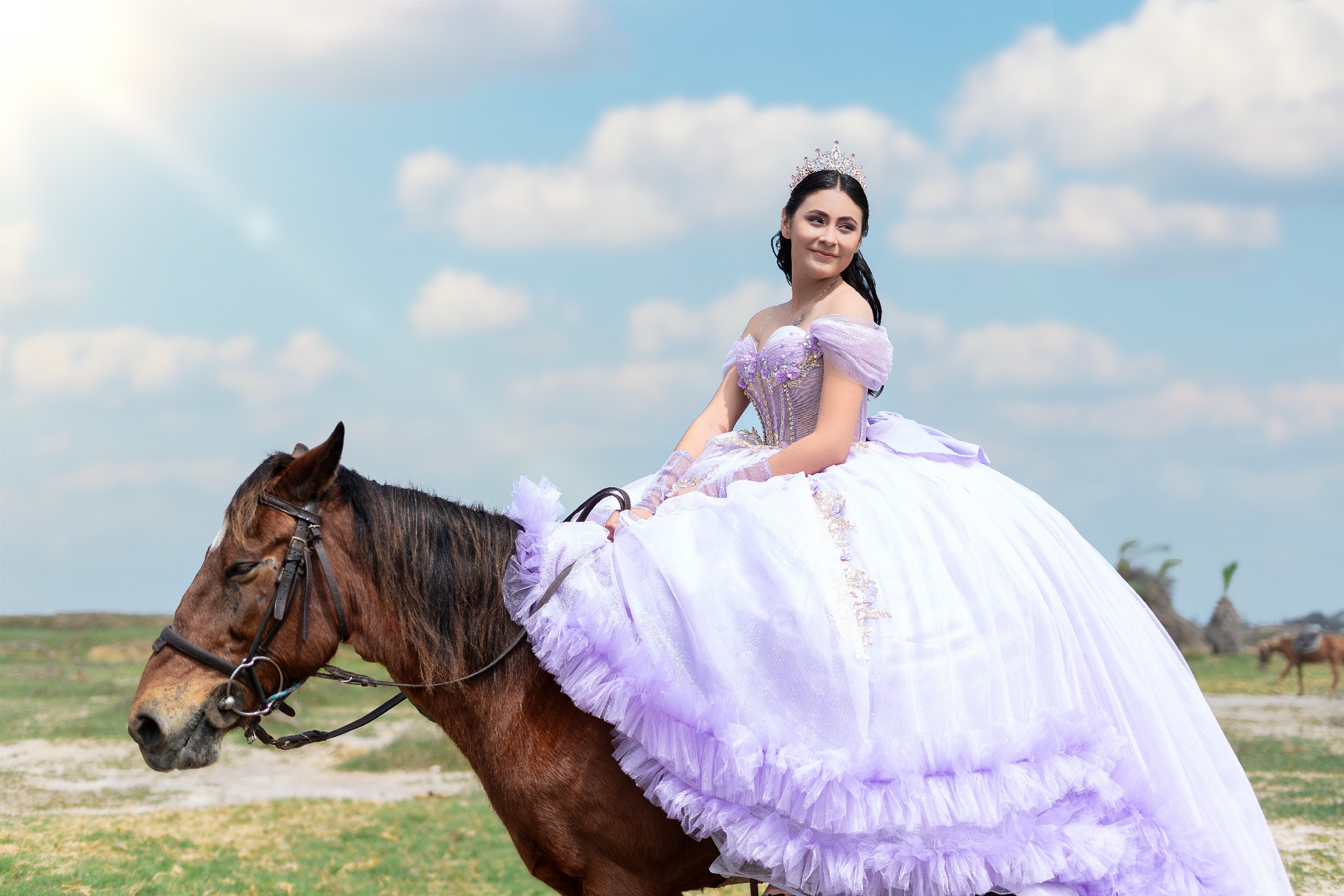 La quinceañera Daniela disfrutó su sesión con caballos en Lima La quinceañera Daniela disfrutó su sesión con caballos en Lima